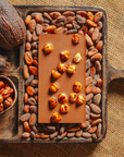 Tablette de chocolat au lait aux noisettes